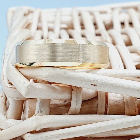 Men's Gold Wedding Ring, Brushed and Polished Ring, GALTUN747 - Picture 3 of 10